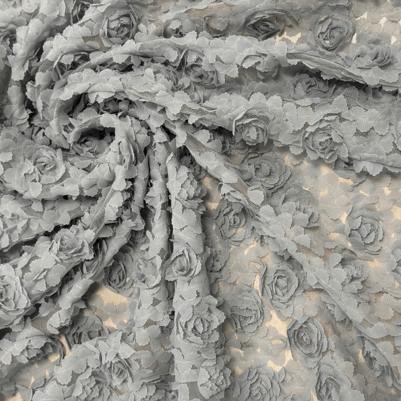 Apģērbu tills ar uzšūtām ziedlapiņām 130cm - gaiši pelēks