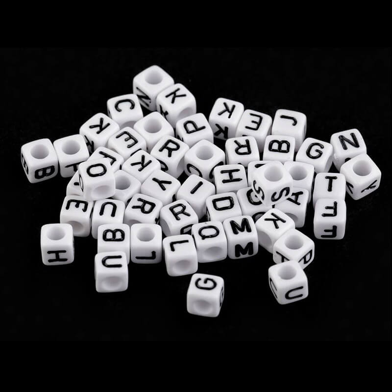 Plastmasas kubiņi / pērles - burtiņi 6mm