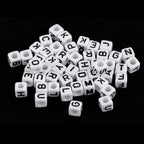 Plastmasas kubiņi / pērles - burtiņi 6mm