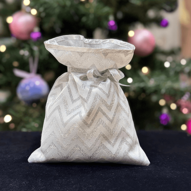Gift bag 23x18cm – stars and zig-zag pattern