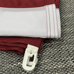 Latvijas karogs 100x200cm ar karabīnēm – mastam