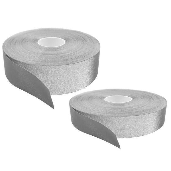 Gaismu atstarojoša lente