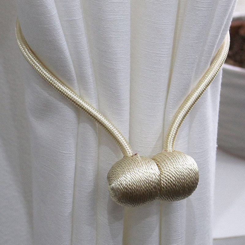 Decorative curtain tieback/magnet
