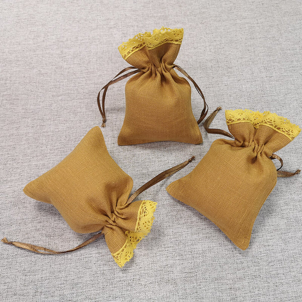 Dāvanu maisiņš ar mežģīni