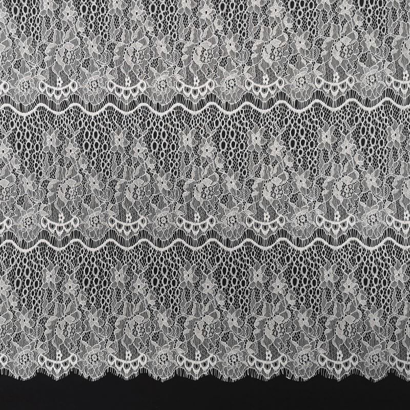 Lace fabric in columns