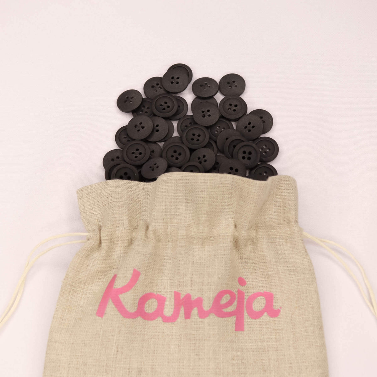 Plastmasas poga Ø15mm - melna, matēta
