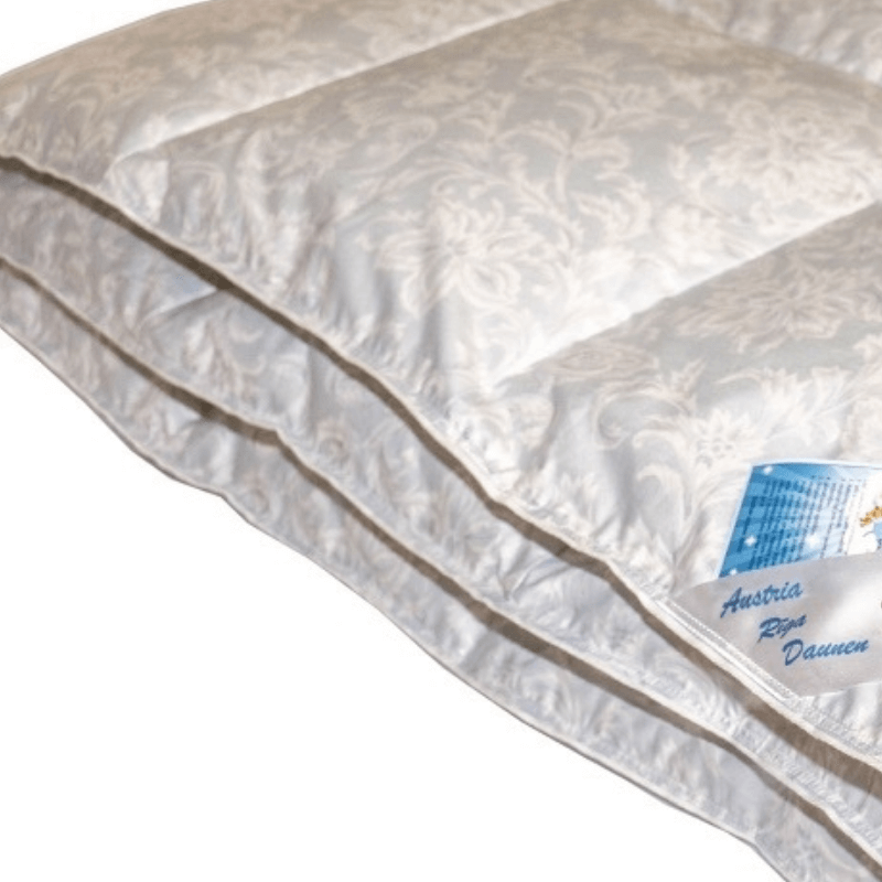 Down and feather blankets – 35% down, 65% feathers