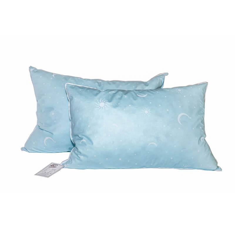 Down and feather pillow – 90% down, 10% feathers