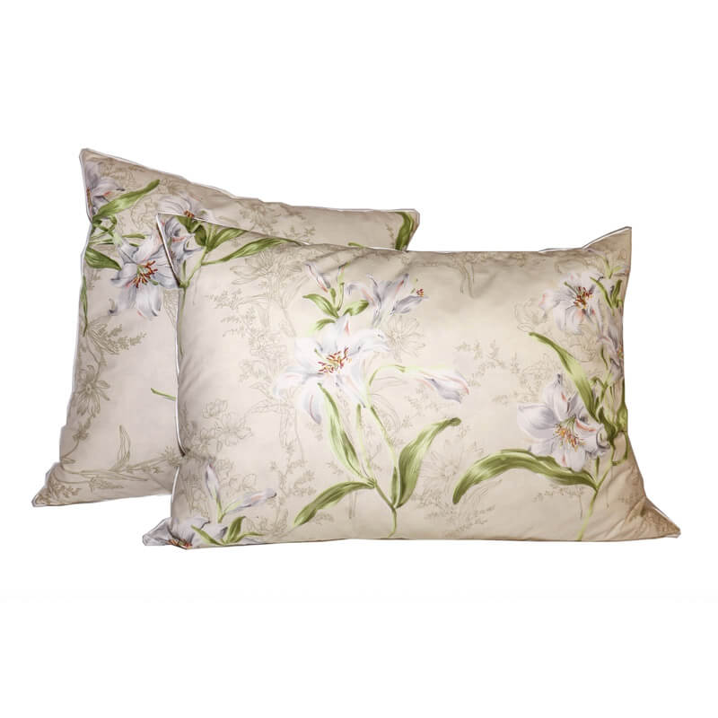 Down and feather pillow – 90% down, 10% feathers