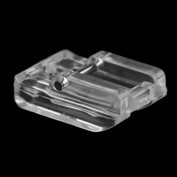 Šujmašīnas plastmasas pēdiņa slēptajam rāvējslēdzējam