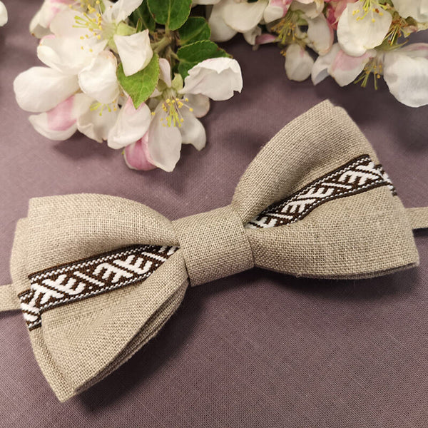 Linu auduma bērnu tauriņš - linu pelēks ar Ūsiņa zīmes lentu